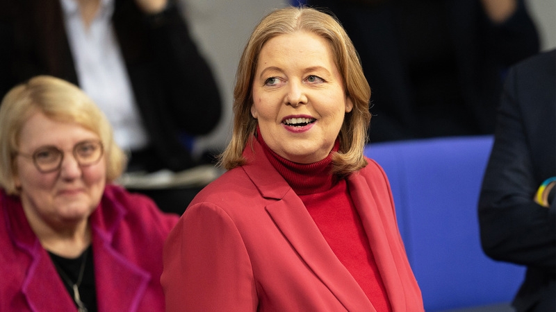 Sozialministerin Bas