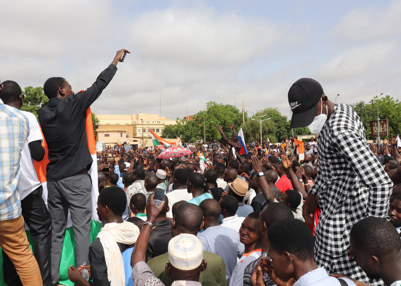 Lage in Niger eskaliert planen westafrikanische Staaten eine