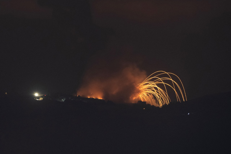 Israelischer Granatenbeschuss trifft ein Gebiet im Südlibanon.