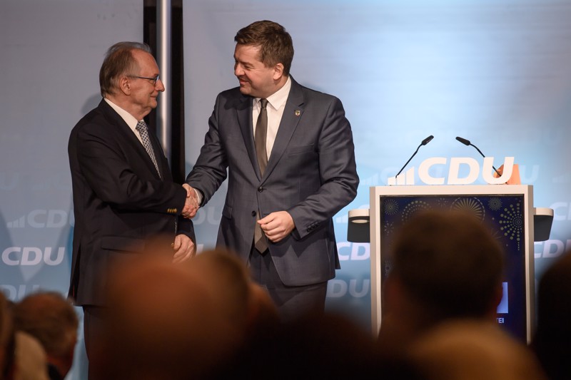 Haseloff (links, CDU) und Parteikollege Schulze am Montag beim Neujahrsempfang der CDU Sachsen-Anhalt in Magdeburg