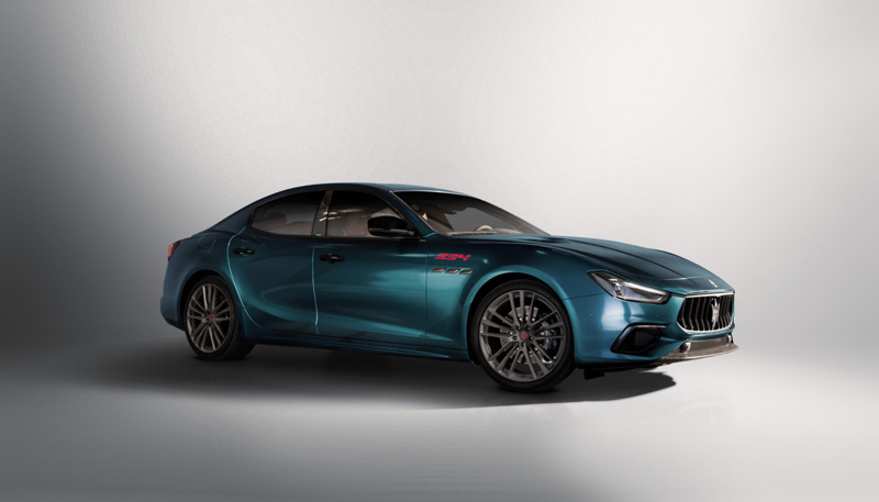 Von dem Standard-Ausführung des Maserati Ghibli unterscheidet sich die Sonderauflage nur durch Sticker und natürlich dem 3,9 Liter V8 unter der Haube.