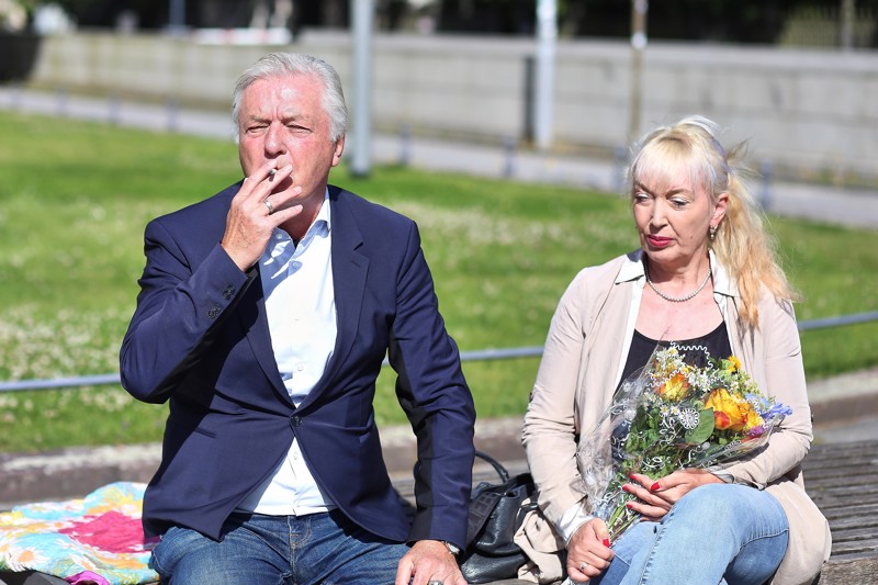 Jürgen Rainer Elsässer und seine Ehefrau Stephanie am heutigen Tag der Urteilsverkündung