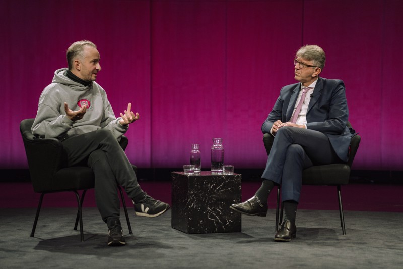 Wolfram möchte im „Haus der Kulturen der Welt“ gemeinsam mit Jan Böhmermann „gegen die rechten Brüder“ kämpfen.