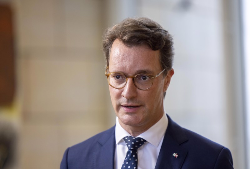 NRW-Ministerpräsident Hendrik Wüst springt Merz im Zahnarzt-Zoff zur Seite.